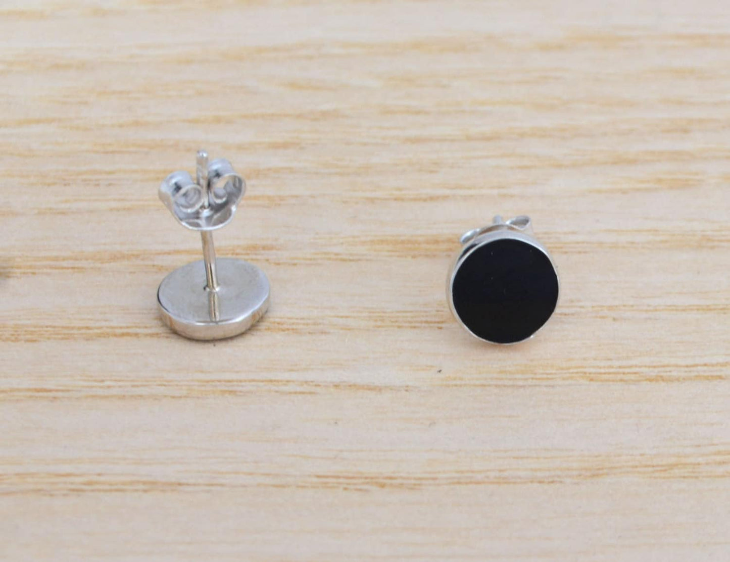 Sterling Silver Minimalist Round Dot Black Enamel Stud Earrings Unisex (gift packed) Round Circle Coin Design, Geometric,